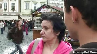 Curvy MILF mitsentsitra dick be