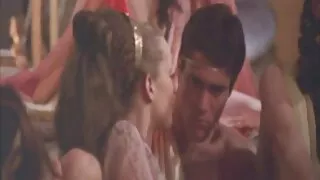 Blonde manao akoho mafana minono