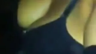 Firaisana amin'ny brunette mafana ao amin'ny motel