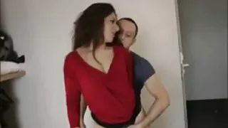 Zazakely aziatika volo mainty mitaingina akoho