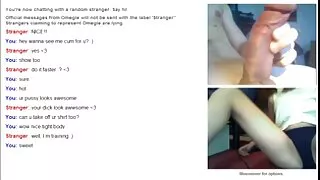 Blonde miaraka amin'ny tits voajanahary lehibe manome blowjob ary mahazo cum